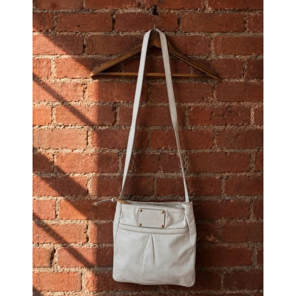 Marc by Marc Jacobs White Leather Crossbody Bag – Classic Q Style